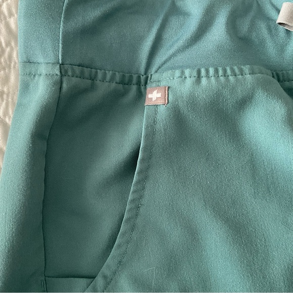 FIGS Technical Collection Women’s Scrub Jogger/Pant Sage Green Size: Large - Picture 6 of 12